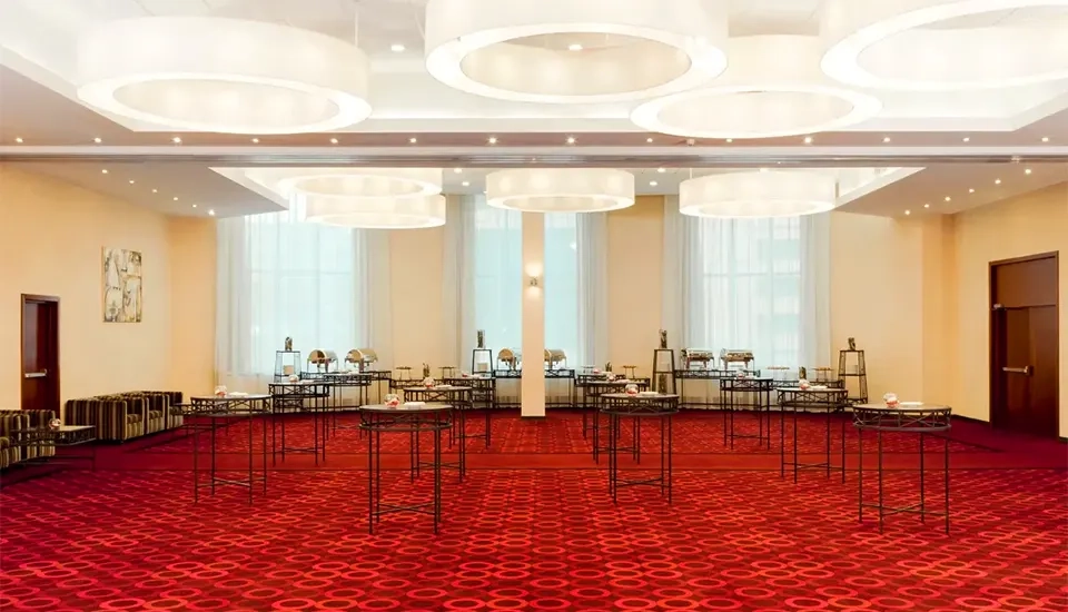 هتل هالیدی این مسکو لسنایا